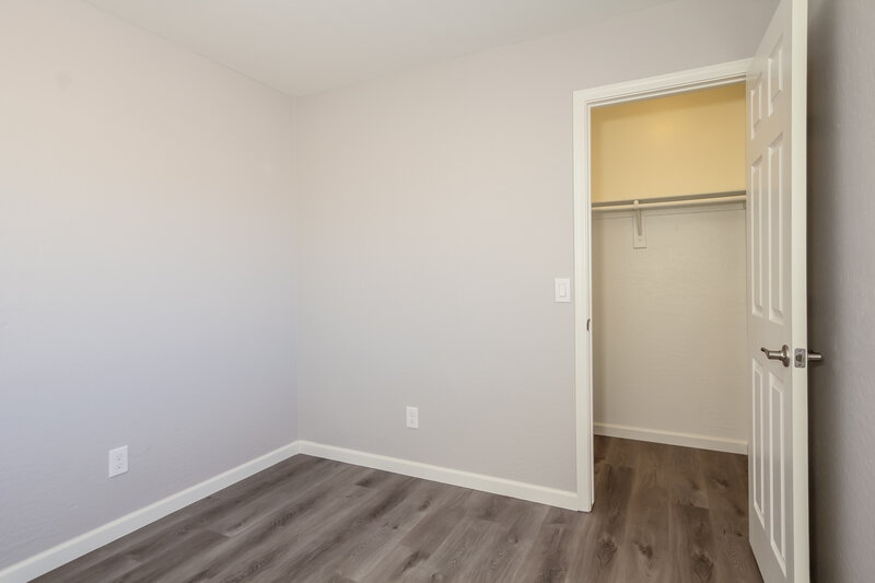 2,180/Mo, 4419 N 112th Ave Phoenix, AZ 85037 Bedroom View 4