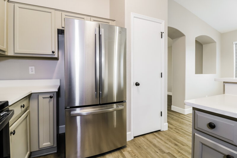 1,985/Mo, 1388 S 159th Ave Goodyear, AZ 85338 Kitchen View 2