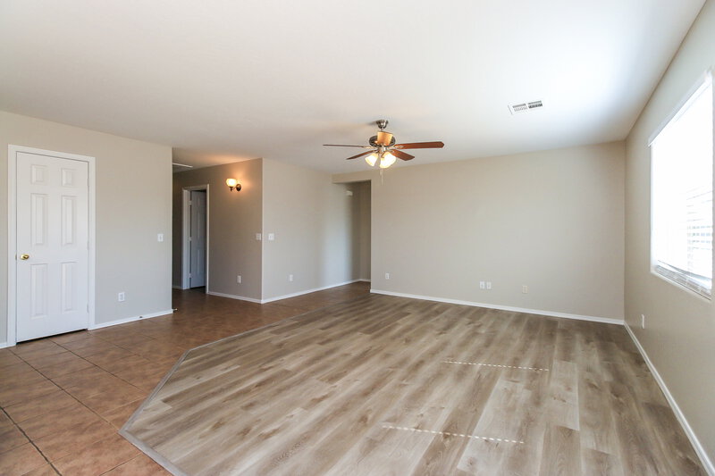 1,925/Mo, 1985 E Paso Fino Dr San Tan Valley, AZ 85140 Living Room View 4
