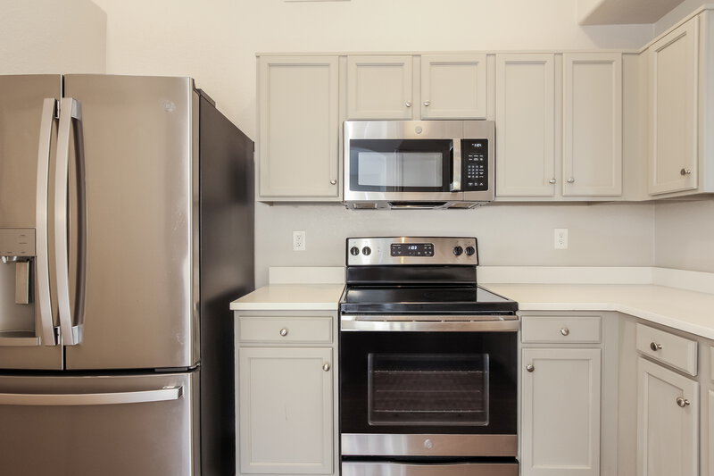 1,975/Mo, 6330 W Crown King Rd Phoenix, AZ 85043 Kitchen View