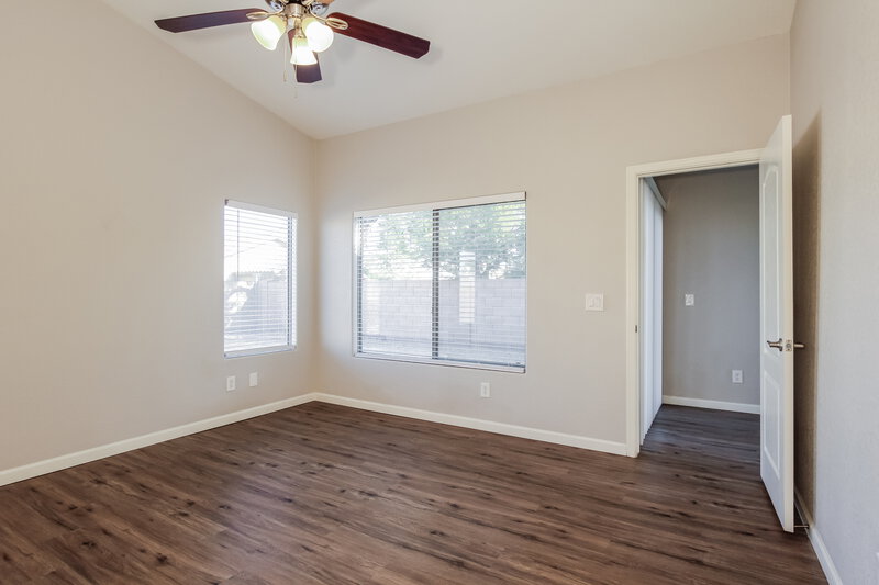 1,975/Mo, 6330 W Crown King Rd Phoenix, AZ 85043 Main Bedroom View 2