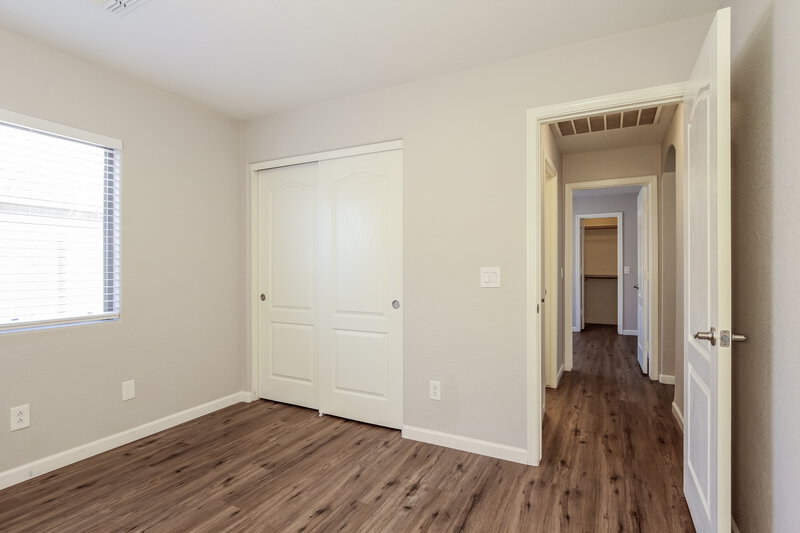 1,975/Mo, 6330 W Crown King Rd Phoenix, AZ 85043 Bedroom View 2