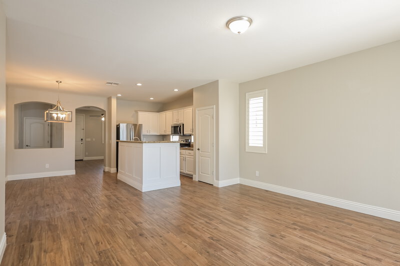 2,385/Mo, 4237 E Santa Fe Ln Gilbert, AZ 85297 Living Room View 3