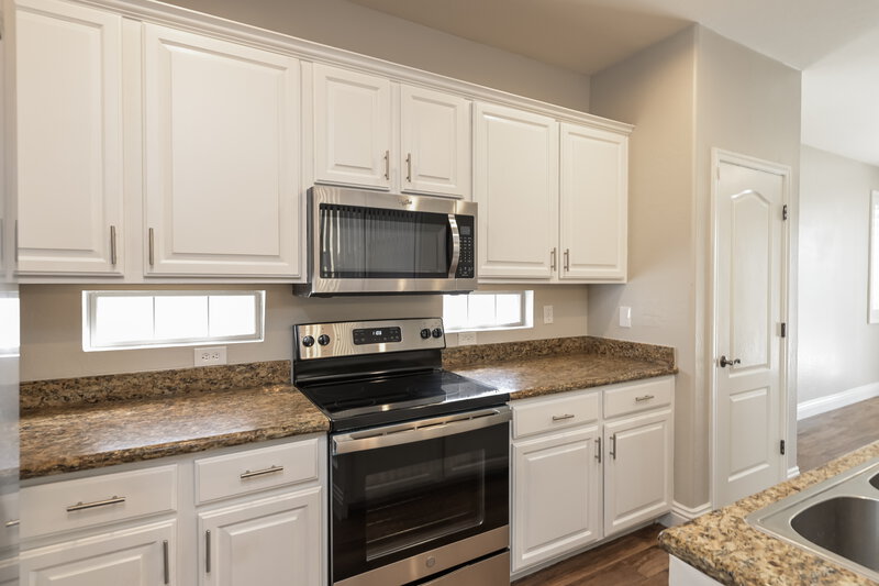 2,385/Mo, 4237 E Santa Fe Ln Gilbert, AZ 85297 Kitchen View 3