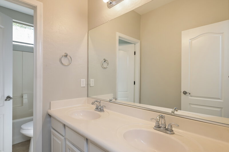 2,385/Mo, 4237 E Santa Fe Ln Gilbert, AZ 85297 Bathroom View