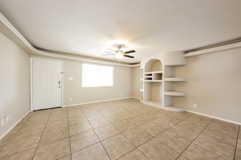 2,550/Mo, 5028 W Tuckey Ln Glendale, AZ 85301 Living Room View