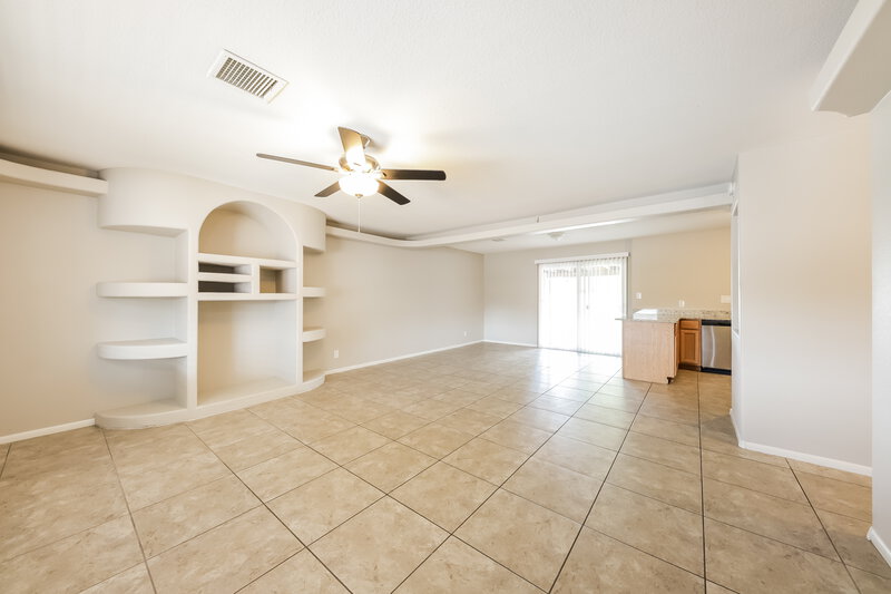 2,550/Mo, 5028 W Tuckey Ln Glendale, AZ 85301 Living Room View 2