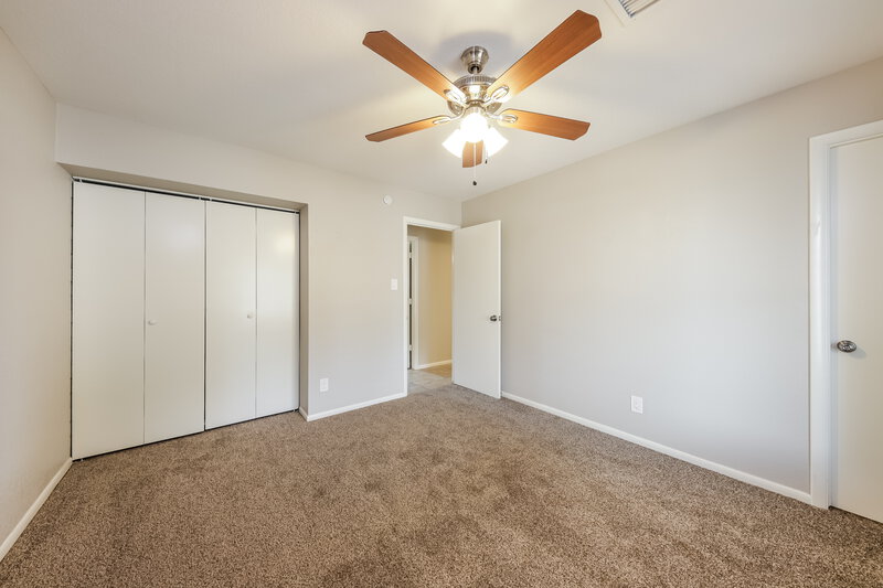 2,550/Mo, 5028 W Tuckey Ln Glendale, AZ 85301 Main Bedroom View 2