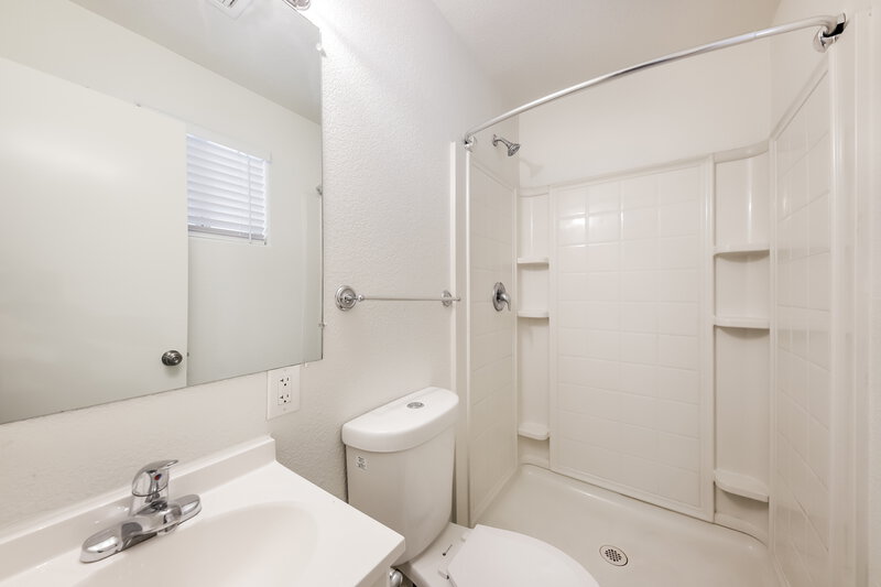2,550/Mo, 5028 W Tuckey Ln Glendale, AZ 85301 Main Bathroom View