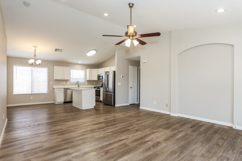 2,155/Mo, 10906 W Cambridge Ave Avondale, AZ 85392 Living Room View