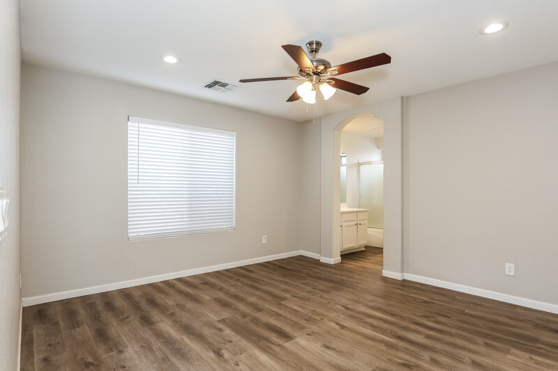 2,155/Mo, 10906 W Cambridge Ave Avondale, AZ 85392 Main Bedroom View