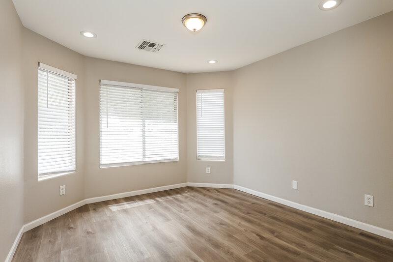 2,155/Mo, 10906 W Cambridge Ave Avondale, AZ 85392 Bedroom View 2