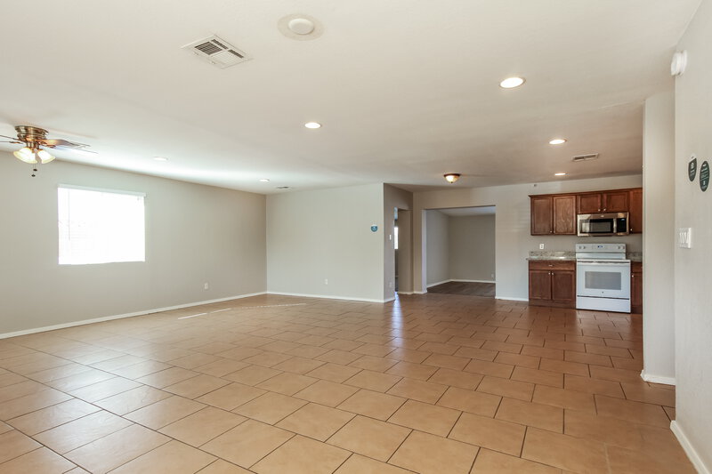 1,805/Mo, 6850 W Coolidge St Phoenix, AZ 85033 Living Room View 2