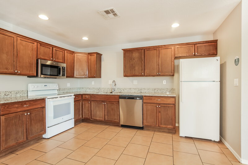 1,805/Mo, 6850 W Coolidge St Phoenix, AZ 85033 Kitchen View