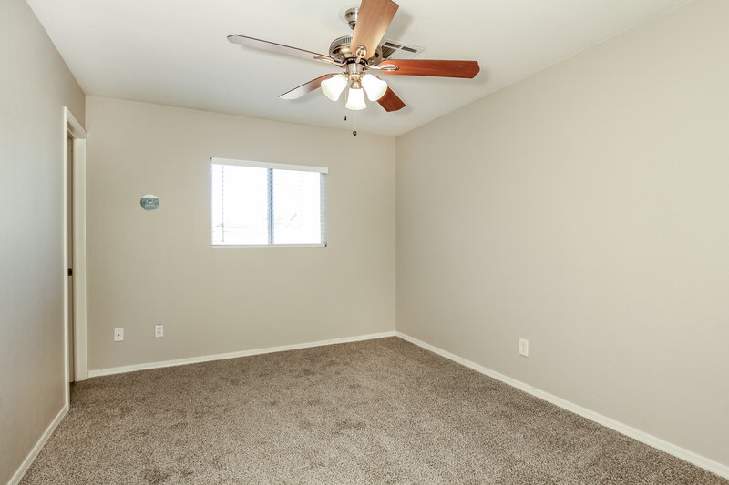 1,805/Mo, 6850 W Coolidge St Phoenix, AZ 85033 Main Bedroom View