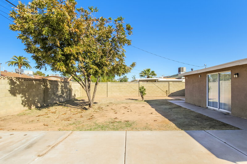 1,805/Mo, 6850 W Coolidge St Phoenix, AZ 85033 Rear View