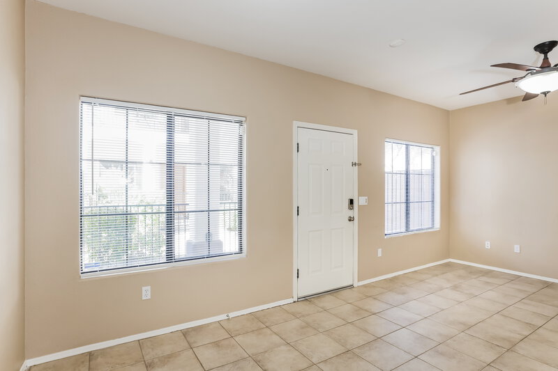 1,825/Mo, 3150 E Beardsley Rd Unit 1056 Phoenix, AZ 85050 Living Room View