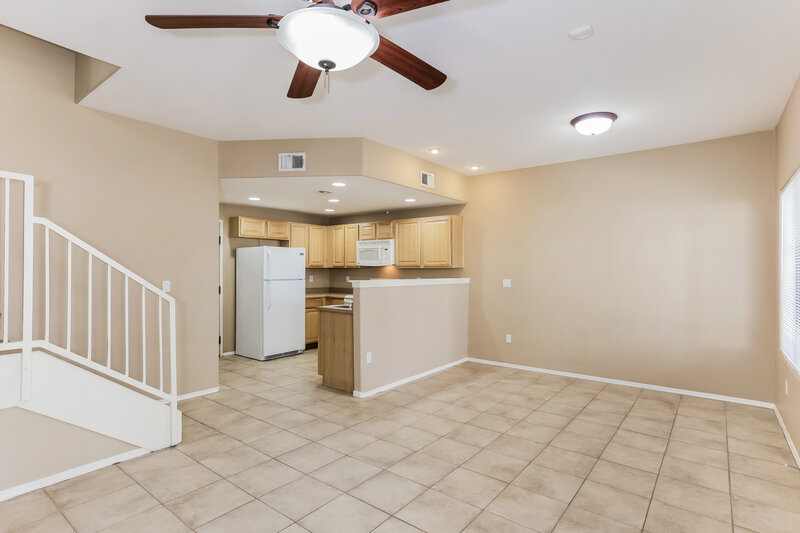 1,825/Mo, 3150 E Beardsley Rd Unit 1056 Phoenix, AZ 85050 Living Room View 2