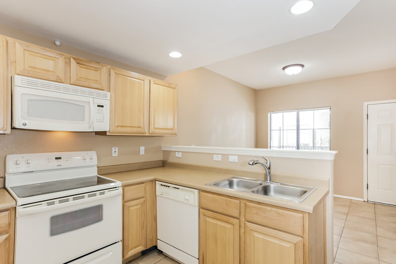 1,825/Mo, 3150 E Beardsley Rd Unit 1056 Phoenix, AZ 85050 Kitchen View 2