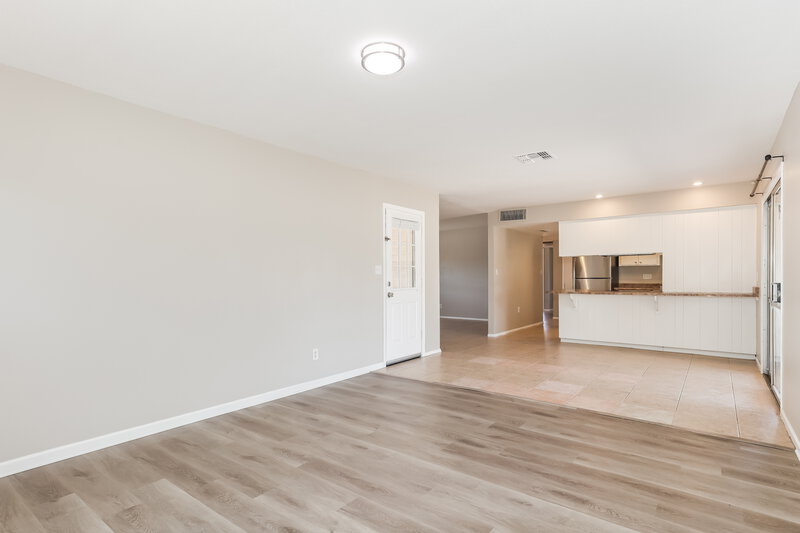 2,585/Mo, 3039 S Kenneth Pl Tempe, AZ 85282 Family Room View