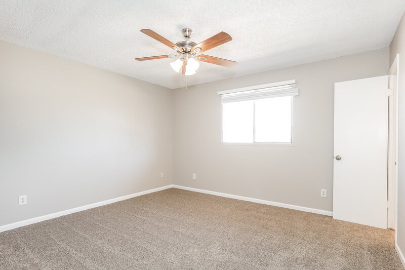 2,585/Mo, 3039 S Kenneth Pl Tempe, AZ 85282 Main Bedroom View