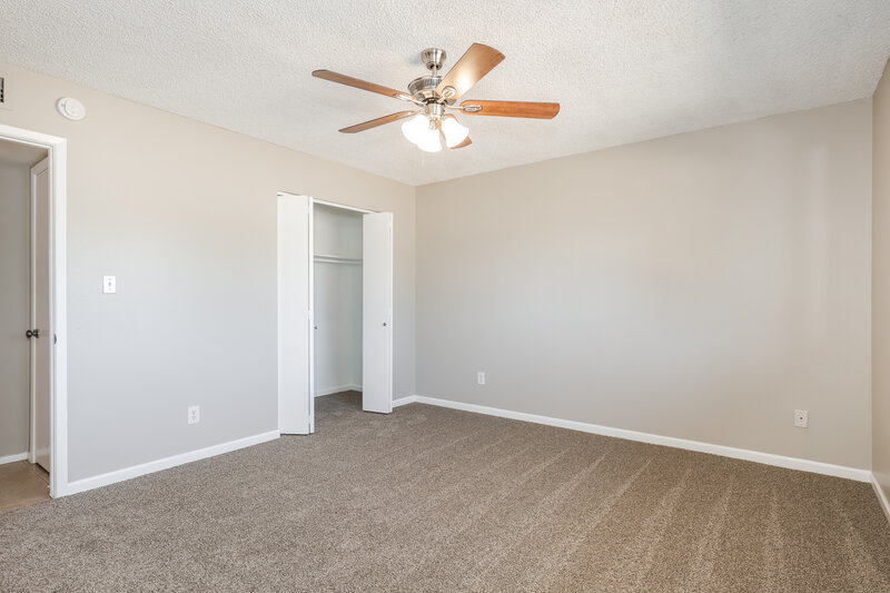 2,585/Mo, 3039 S Kenneth Pl Tempe, AZ 85282 Main Bedroom View 2