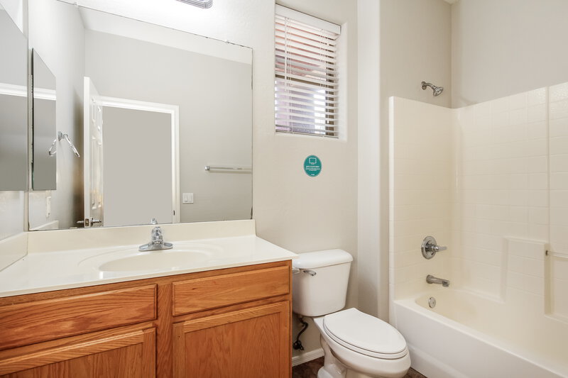 1,990/Mo, 10215 W Hilton Ave Tolleson, AZ 85353 Bathroom View