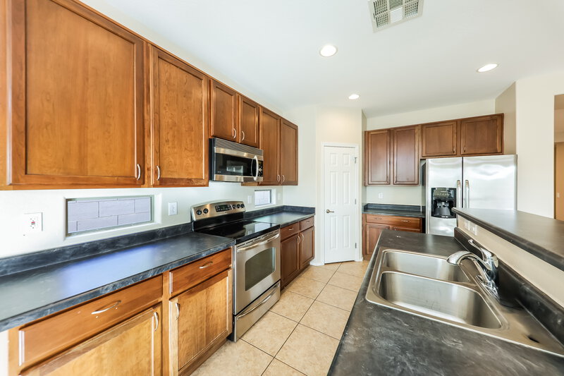 1,990/Mo, 15629 Mackenzie Dr Goodyear, AZ 85395 Kitchen View 2