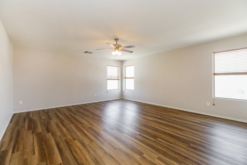 3,095/Mo, 526 E Milada Dr Phoenix, AZ 85042 Living Room View 2