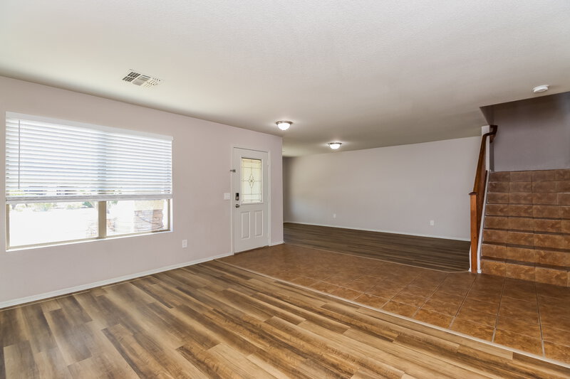 3,095/Mo, 526 E Milada Dr Phoenix, AZ 85042 Family Room View