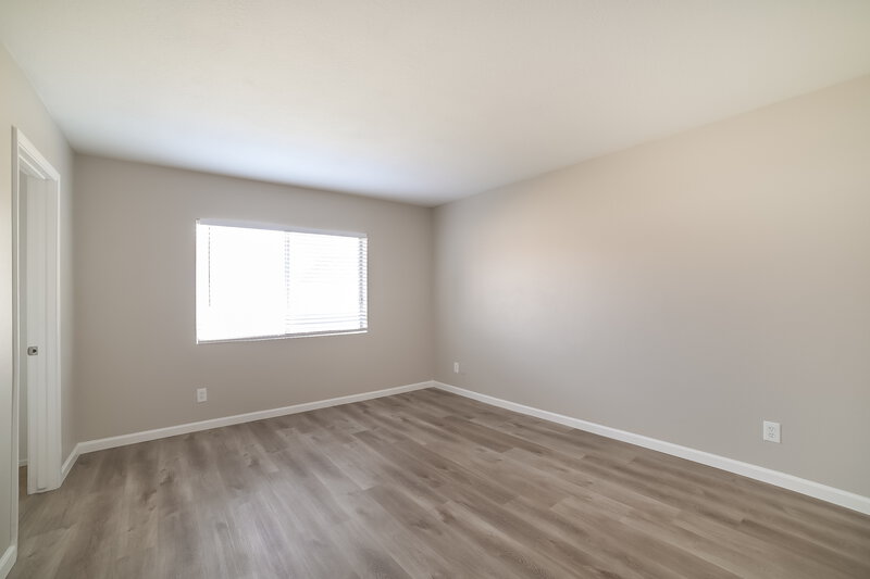 1,640/Mo, 4615 N 75th Ln Phoenix, AZ 85033 Main Bedroom View