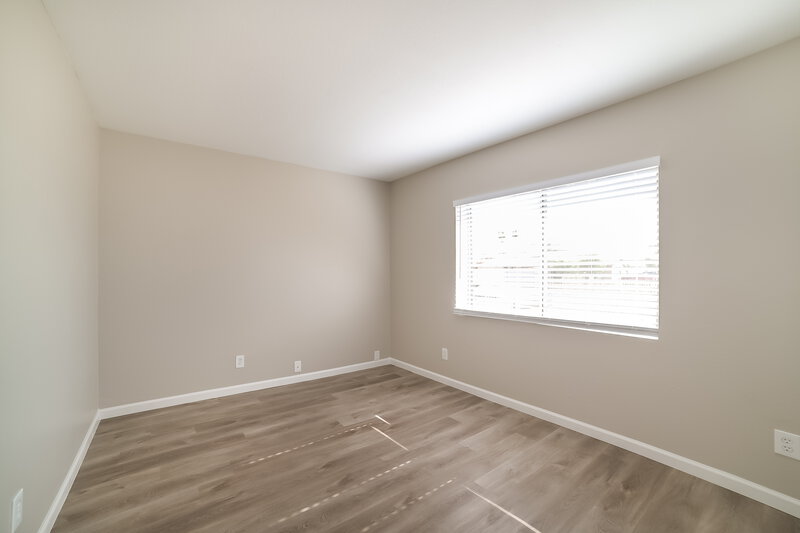 1,640/Mo, 4615 N 75th Ln Phoenix, AZ 85033 Bedroom View