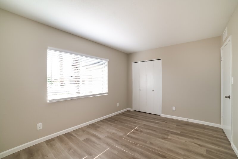 1,640/Mo, 4615 N 75th Ln Phoenix, AZ 85033 Bedroom View 2