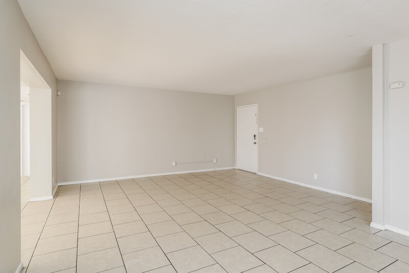 1,830/Mo, 3611 W Maryland Ave Phoenix, AZ 85019 Living Room View