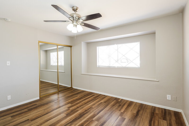 1,830/Mo, 3611 W Maryland Ave Phoenix, AZ 85019 Main Bedroom View 2