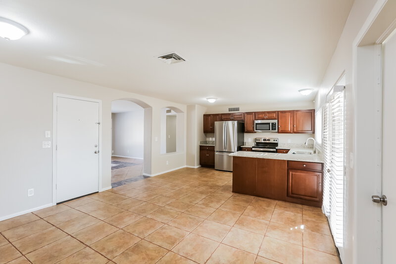 1,880/Mo, 7161 W Osborn Rd Phoenix, AZ 85033 Dining Room View 2