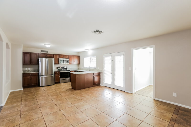 1,880/Mo, 7161 W Osborn Rd Phoenix, AZ 85033 Dining Room View 3