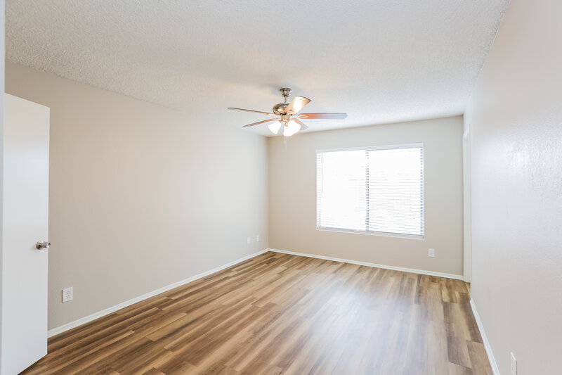 1,880/Mo, 7161 W Osborn Rd Phoenix, AZ 85033 Main Bedroom View