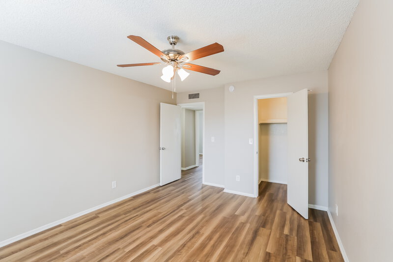 1,880/Mo, 7161 W Osborn Rd Phoenix, AZ 85033 Main Bedroom View 2