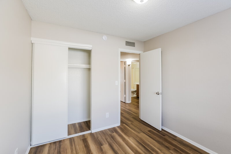 1,880/Mo, 7161 W Osborn Rd Phoenix, AZ 85033 Bedroom View 2