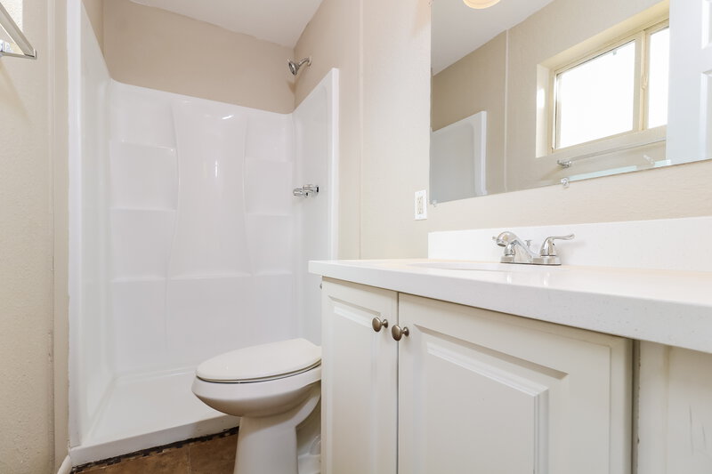 1,970/Mo, 3307 W Corrine Dr Phoenix, AZ 85029 Main Bathroom View