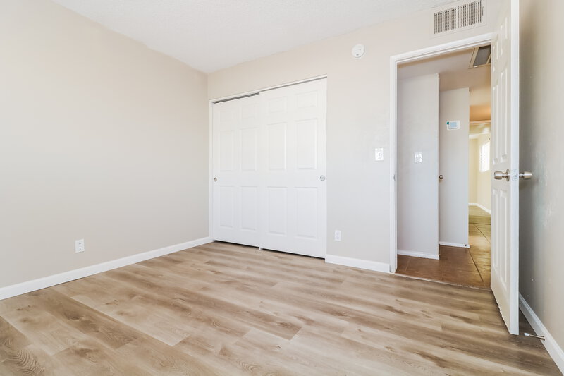 1,970/Mo, 3307 W Corrine Dr Phoenix, AZ 85029 Bedroom View 2