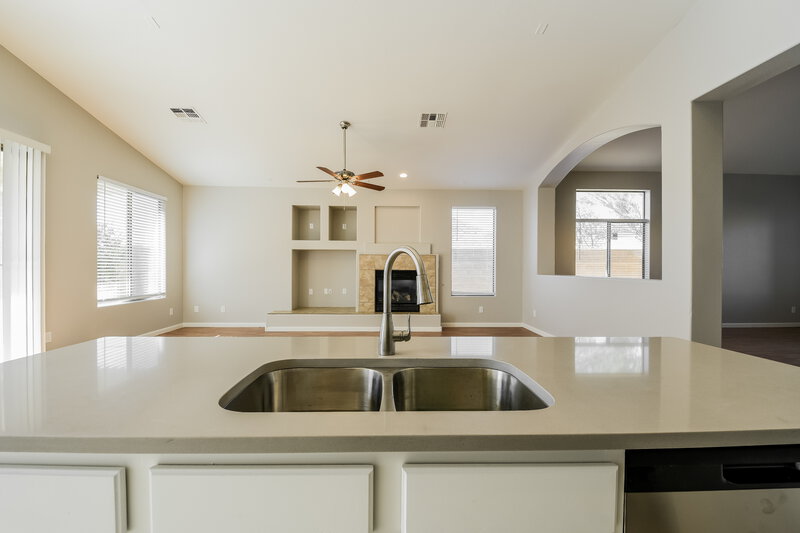 2,680/Mo, 6427 W Silver Sage Ln Phoenix, AZ 85083 Kitchen View 2