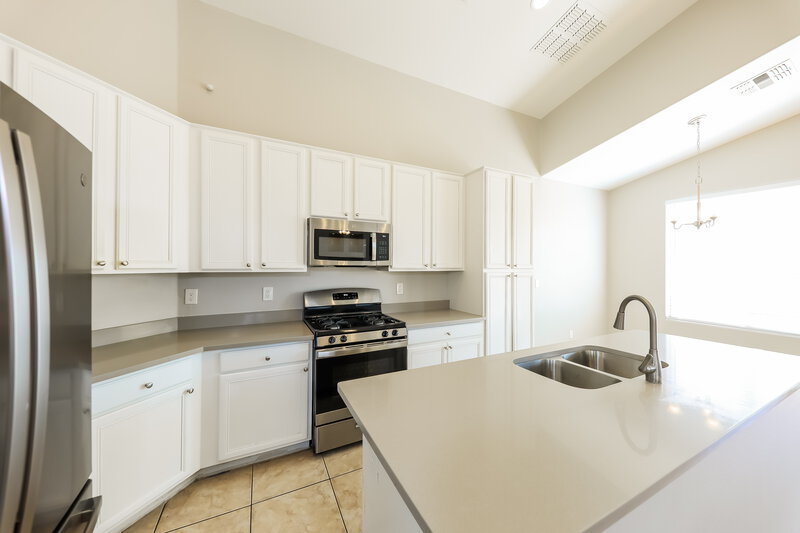 2,415/Mo, 6427 W Silver Sage Ln Phoenix, AZ 85083 Kitchen View 2