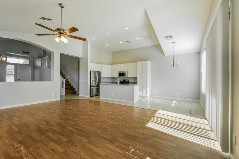 2,680/Mo, 6427 W Silver Sage Ln Phoenix, AZ 85083 Family Room View 2