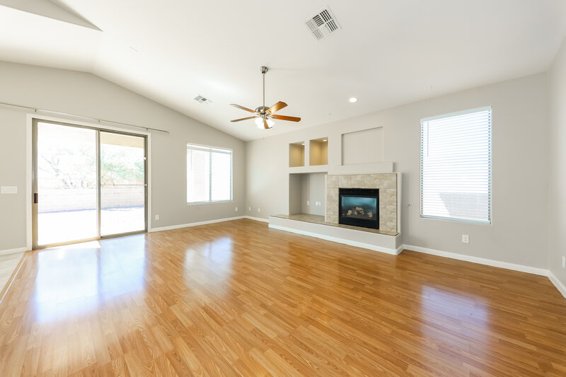 2,415/Mo, 6427 W Silver Sage Ln Phoenix, AZ 85083 Family Room View