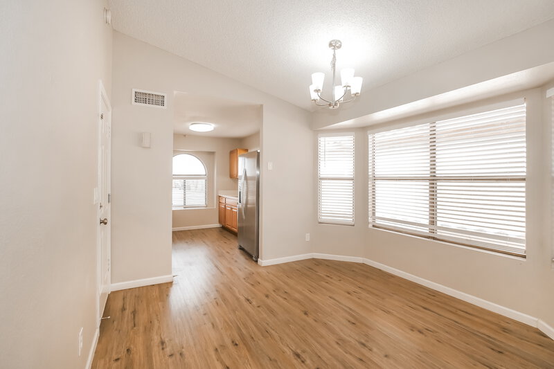1,710/Mo, 4545 N 67th AVE 1090 Phoenix, AZ 85033 Dining Room View