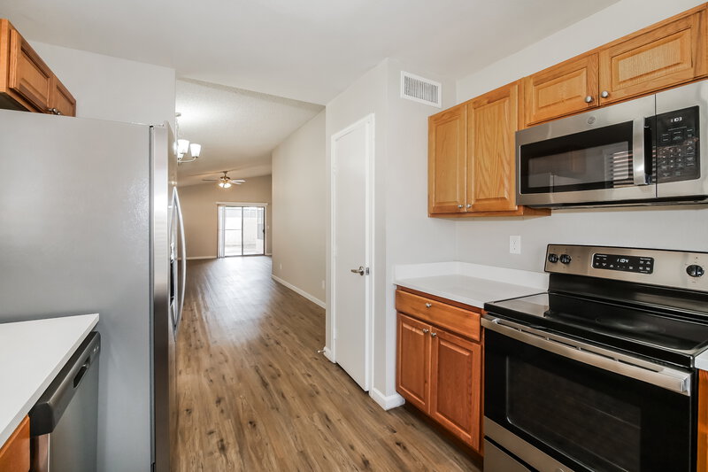 1,710/Mo, 4545 N 67th AVE 1090 Phoenix, AZ 85033 Kitchen View 3