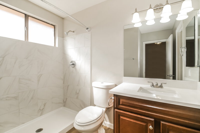 1,710/Mo, 4545 N 67th AVE 1090 Phoenix, AZ 85033 Bathroom View