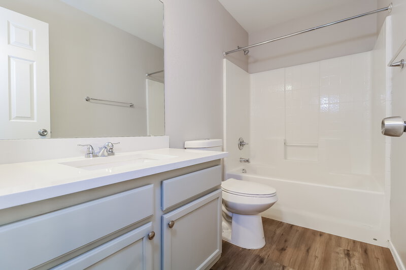 1,960/Mo, 25213 W Cranston Ln Buckeye, AZ 85326 Main Bathroom View